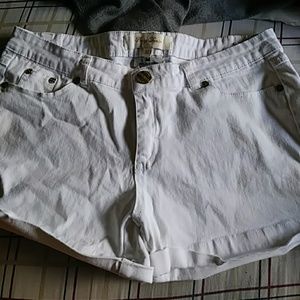 --SOLD--White shorts